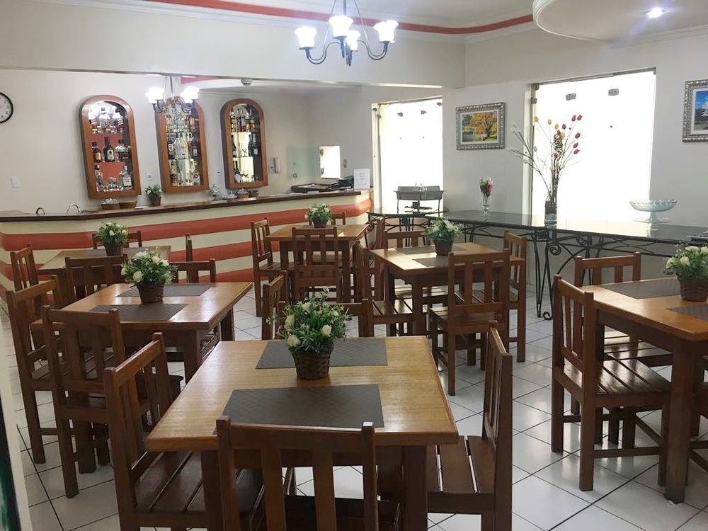 Ipe Guaru Hotel グアルーリョス エクステリア 写真